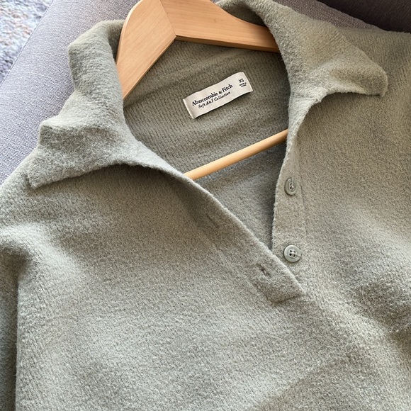 A&F Soft Collection Sweater - Picture 2 of 3